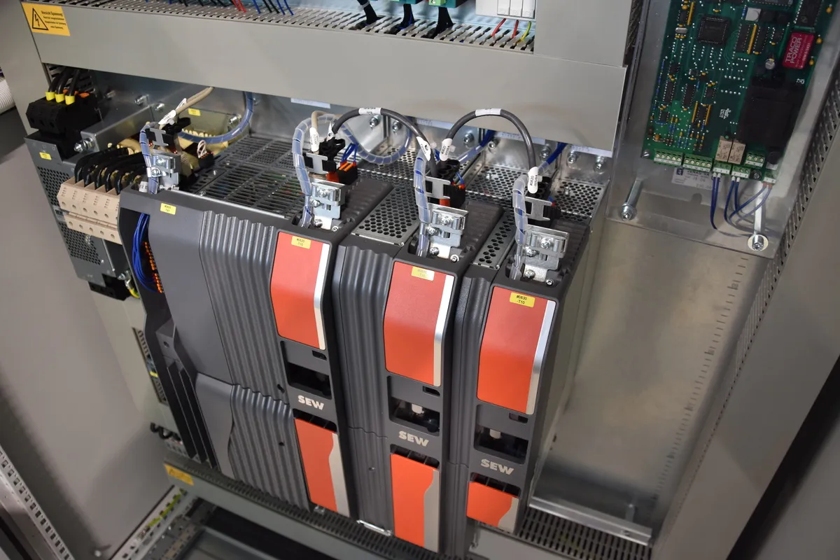 SPSynergy UG - Automatisierungs- und Industrieelektronik – Ankauf, Verkauf und Demontage - Frequenzumrichter